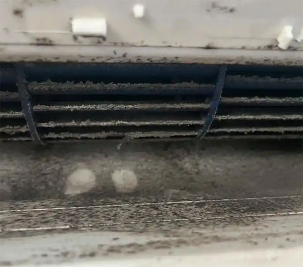 宣化空调吹的风有股烧焦味是怎么回事